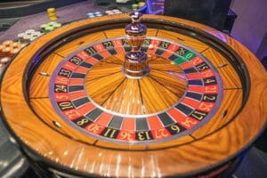 Hölzerner Zylinder eines Roulette-Tisches