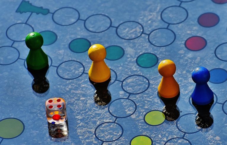 Lustige Gesellschaftsspiele Witzige Brettspiele als Liste 2025